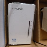 TP-Link TL-WPA4220 KIT,  Powerline интернет по домашната електрическа мрежа,адаптер в отлично състоя, снимка 6 - Мрежови адаптери - 38273319