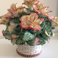 Порцеланова Кошница с цветя на Bassano Италия , снимка 1 - Вази - 38324154