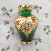 Зелена ваза с позлата bohemia, снимка 1 - Декорация за дома - 36701267
