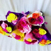 Букет с три рози 4лв, снимка 1 - Изкуствени цветя - 30252937