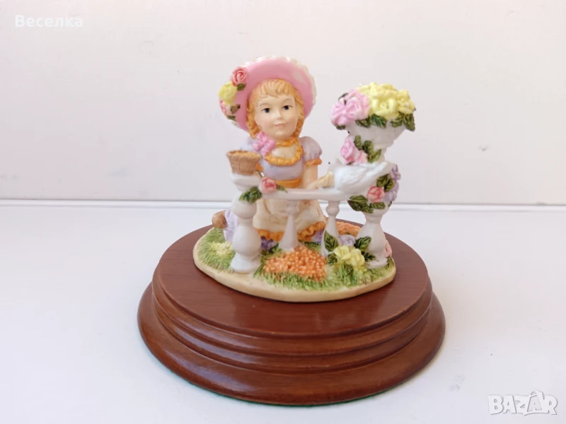 Фигурка на момиче "Charlotte" на The Leonardo Collection, снимка 1
