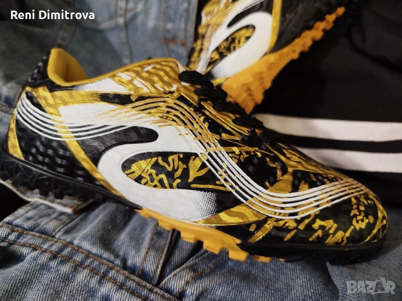 детски футболни обувки , снимка 1