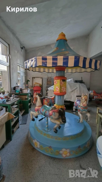 Детска клатушка, въртележка- Италия, снимка 1
