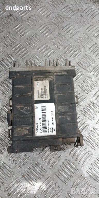 Компютър VW Passat 1.8i 1992г. 0261200271 443907311D , снимка 1