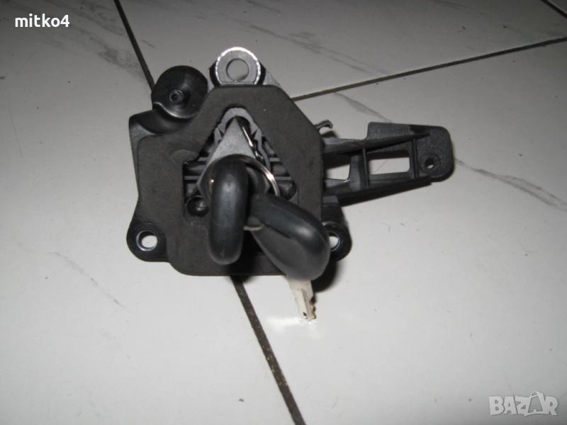 заключващ механизъм за багажник за рено, снимка 1