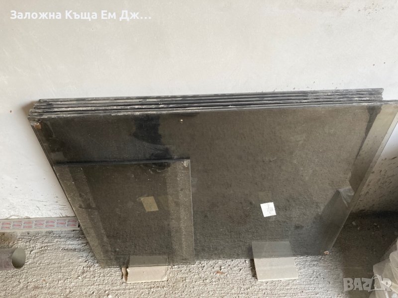 Алуминиеви профили и закалени стъкла за парапет на тераса, снимка 1