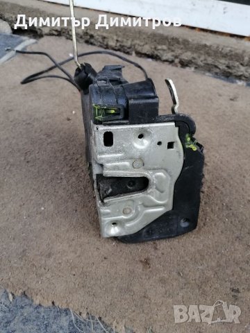 Ключалка от Мерцедес, снимка 2 - Части - 31897476