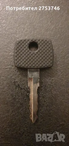 Мерцедес контактен ключ , снимка 2 - Ключове - 48550509