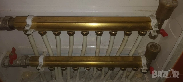 Радиатори за отопление, лира за баня, бойлер, помпа и колектори с връзките, цялостно оборудване., снимка 11 - Други стоки за дома - 53352809