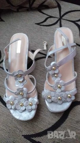 Сребристи сандали, номер 37