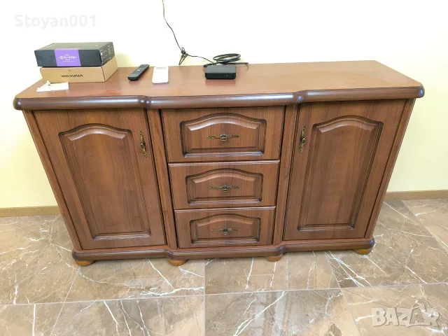 Нов скрин за дневна, снимка 3 - Скринове - 56398058