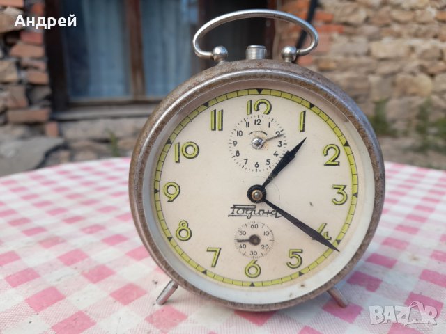 Стар настолен часовник,будилник Родина, снимка 2 - Антикварни и старинни предмети - 33959968