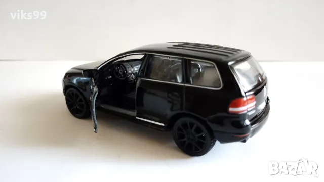 Volkswagen Touareg Maisto - Мащаб 1:42, снимка 2 - Колекции - 48782697