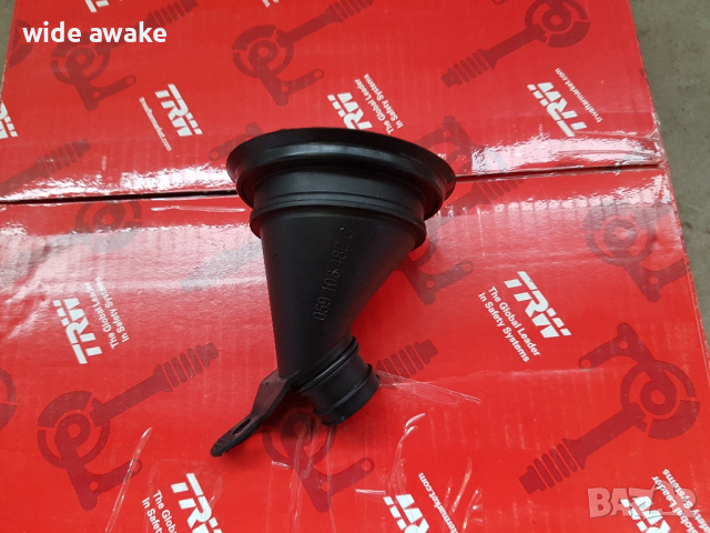 Гърловина за масло AUDI Q7 3.0TDI, снимка 2 - Части - 44672476