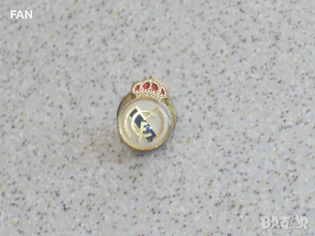 Сувенири на Реал Мадрид - картичка, флагчета, значка и метален ключодържател, снимка 2 - Фен артикули - 41122619