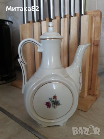 Порцеланов чайник