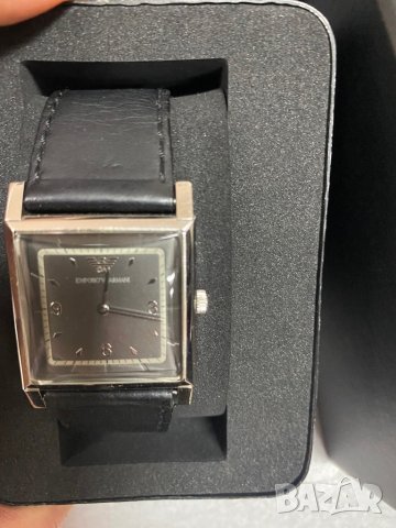 Дамски часовник Armani, снимка 3 - Дамски - 39606114