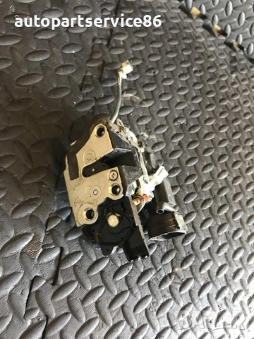Механизъм за заключване на предна лява врата за Isuzu NQR (2008) 076G1114