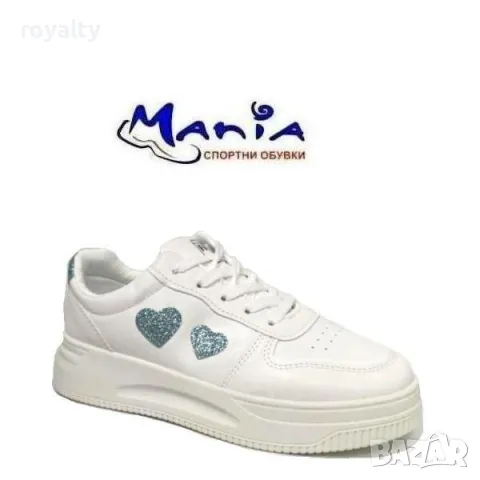 Дамски спортни обувки с декорация сърца