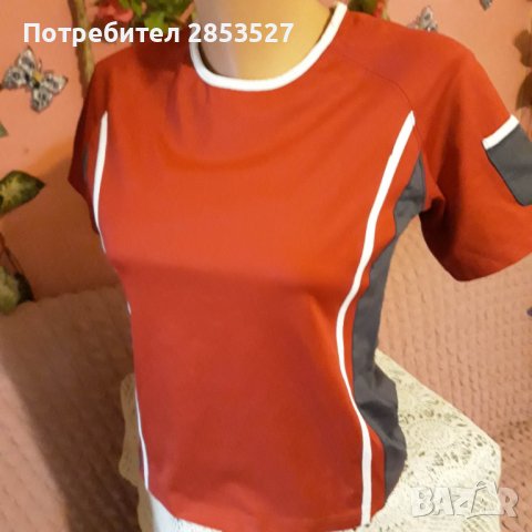 Спортна Тениска, снимка 1 - Тениски - 40169550