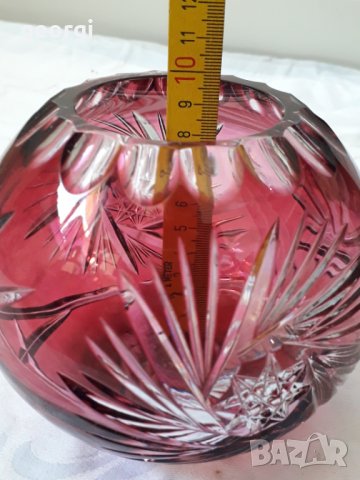 Немска ваза от фасетиран цветен кристал , снимка 4 - Вази - 31481384