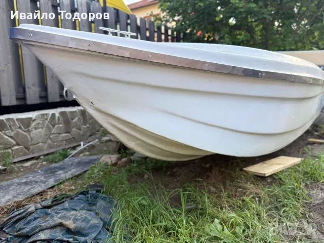 Продавам: Лодка 4м (морско изпълнение, дълъг ботуш) + жило за управление – Перфектна!, снимка 7 - Воден транспорт - 55785806