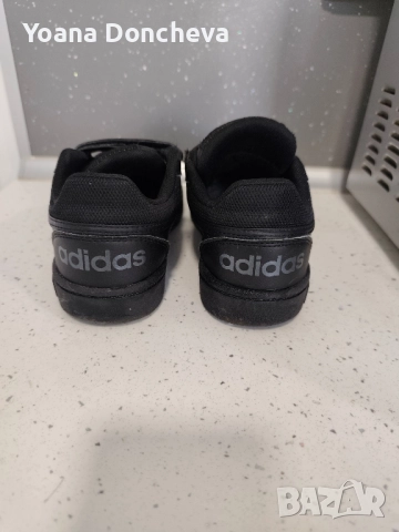 маратонки Адидас 33.5 номер, снимка 2 - Детски маратонки - 51894334