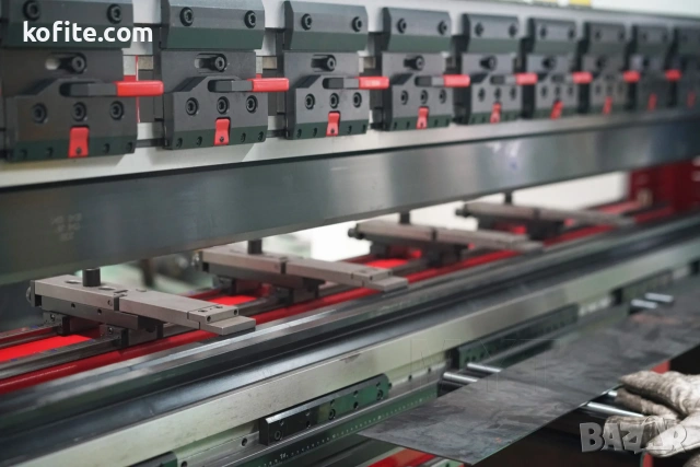 CNC Хидравличен абкант 125 т / 3200 мм, снимка 3 - Други машини и части - 53116169