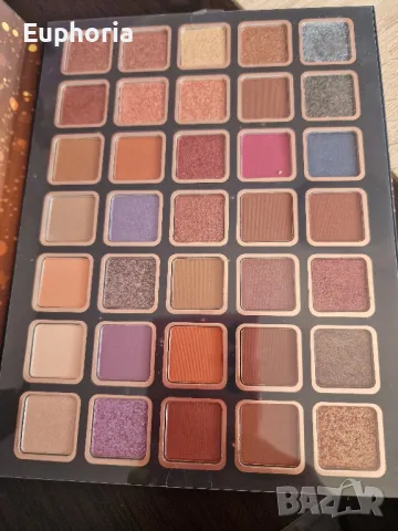 Палитра със сенки, снимка 2 - Козметика за лице - 47318936