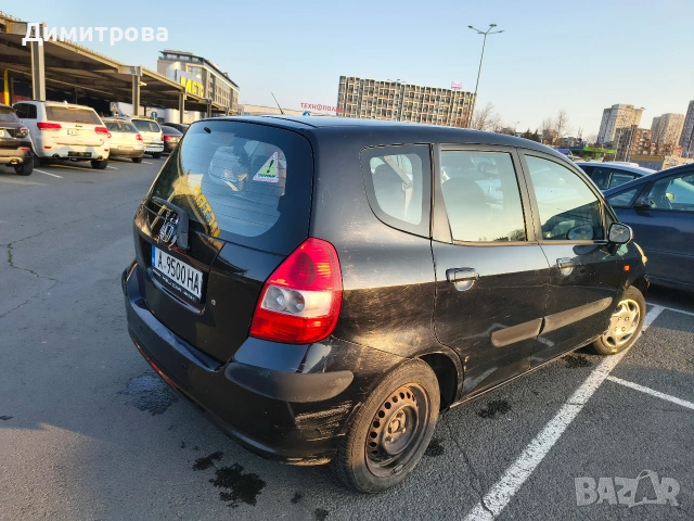 Продавам черна Honda Jazz, снимка 4 - Автомобили и джипове - 54236971