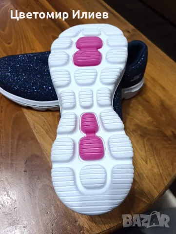 Дамски обувки Skechers ULTRA Go, снимка 5 - Дамски ежедневни обувки - 55840124