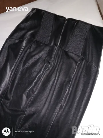 Елегантна черна пола от еко кожа GUESS с висока талия и цепка , снимка 11 - Поли - 55981810