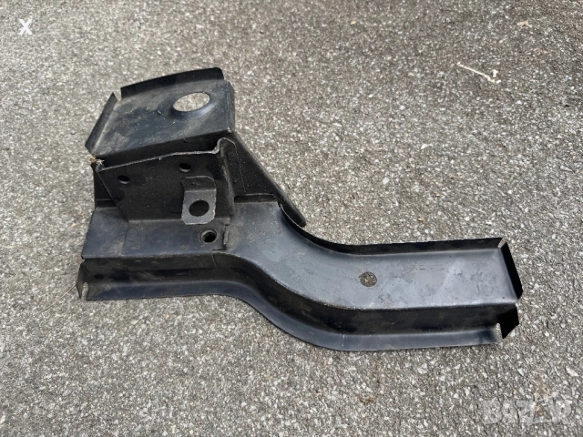 НАДСТАВКА / ОПОРА ДЯСНА БАГАЖНИК ЛАДА НИВА 2121-5101049 НОВ