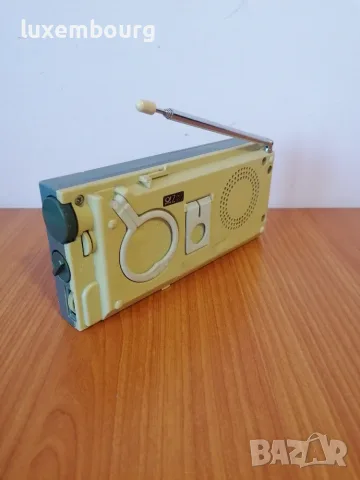 Продавам Sony icf-22, снимка 4 - Радиокасетофони, транзистори - 56156092