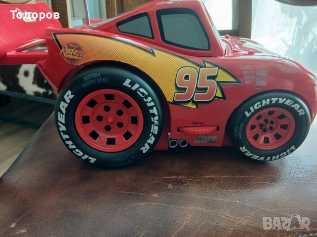CARS 2, радио със CD Mc Queen много рядък модел компакт диск с радио, снимка 12 - Радиокасетофони, транзистори - 54352675