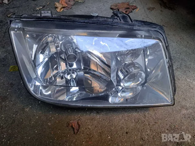 Десен фар за фолцваген бора , снимка 1
