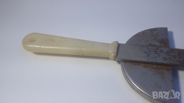 Ретро отварачка за буркани с жълтеникава пластмасова дръжка, снимка 10 - Антикварни и старинни предмети - 51708976