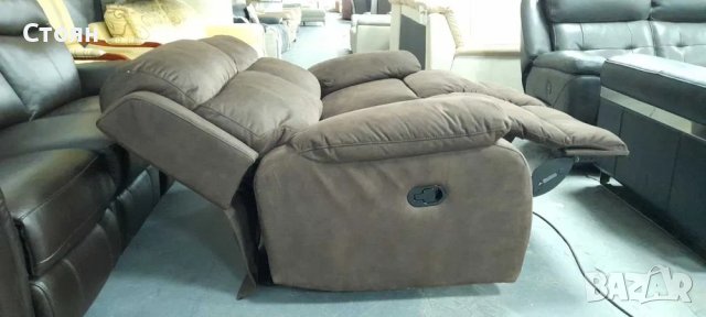 Кафяв диван от плат двойка с ръчен релаксиращ механизъм, снимка 8 - Дивани и мека мебел - 40627761