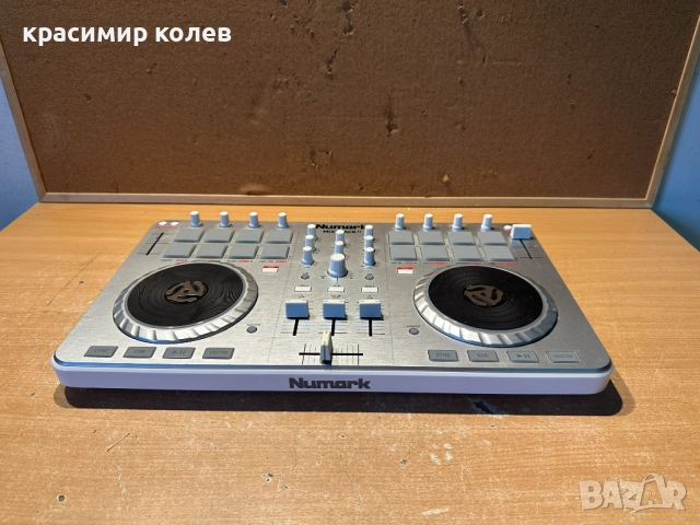  DJ контролер "Numark Mixtrack II", снимка 6 - Ресийвъри, усилватели, смесителни пултове - 52673613