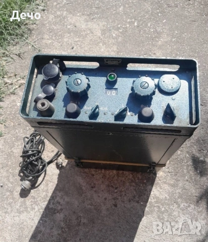 Стара Немска Военна/Полицейска FM Лампова радиостанция на Lorenz .