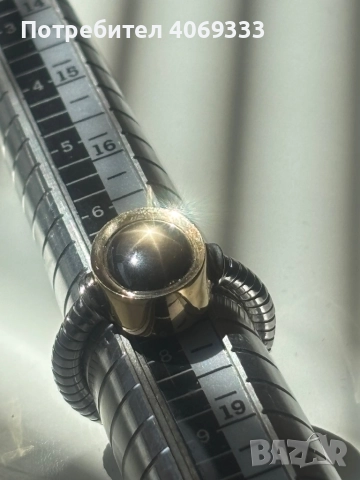 Златен пръстен от 14 каратово  жълто и бяло злато Камък -Звезден сапфир  6.88гр 56р-р (17.8мм) , снимка 8 - Пръстени - 51630181