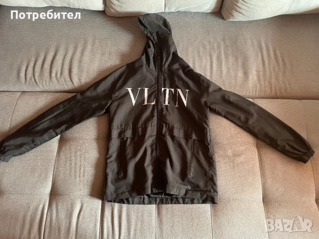 Valentino ветровка/горнище, снимка 2 - Суичъри - 52004111