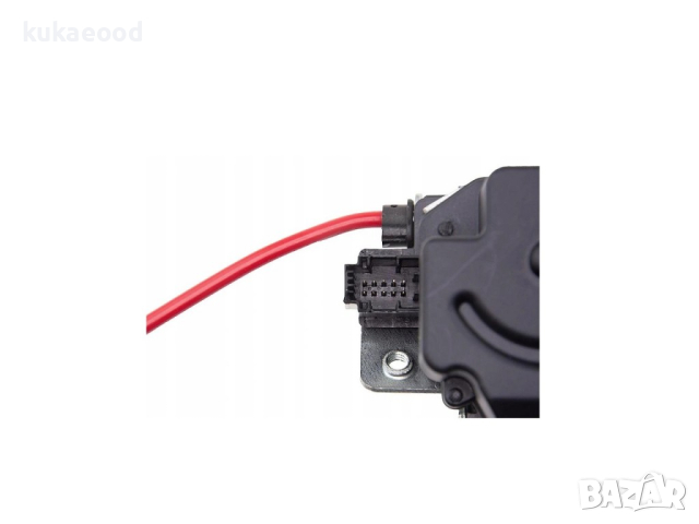 Машинка за заключване на багажник за Mercedes ML W164, снимка 7 - Части - 44602102