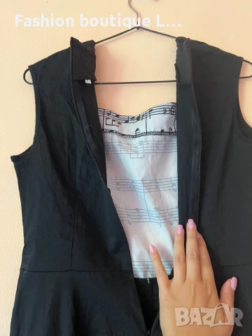 Музикална рокля с ноти и петолиния в черно бял цвят и цип на гърба 🖤, снимка 9 - Рокли - 51181903