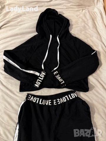 Спортен комплект , снимка 2 - Спортни екипи - 54015152