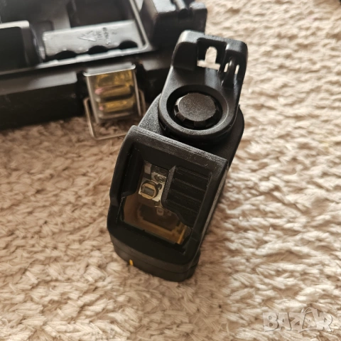 Dewalt dw088 червен лазер, снимка 6 - Измервателни инструменти - 53215300