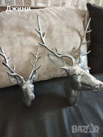 различни статуетки със елени