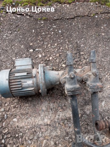 Винтова помпа за гъсти течности,като мазут,масла и други такива., снимка 2 - Други машини и части - 31177865
