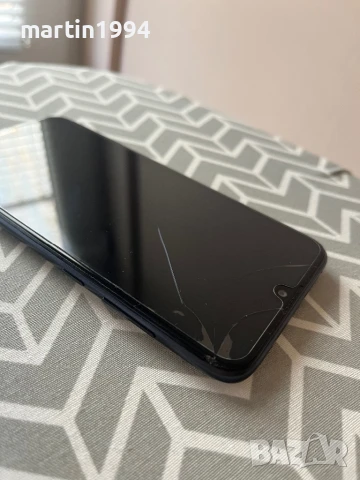 Huawei Y7 2019 *Пукнат дисплей*, снимка 2 - Huawei - 50898495