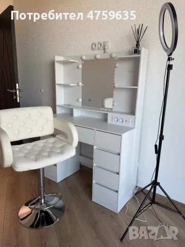 Тоалетка с огледало и LED осветление + козметичен стол, снимка 2 - Тоалетки - 56087988
